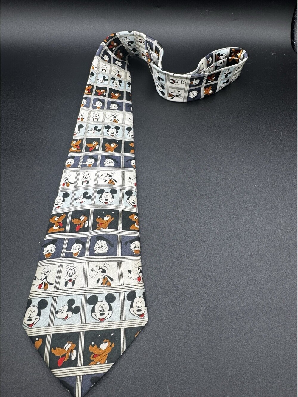 Vintage Disney Character Grid Necktie Mickey Pluto Donald Goofy Novelty Tie